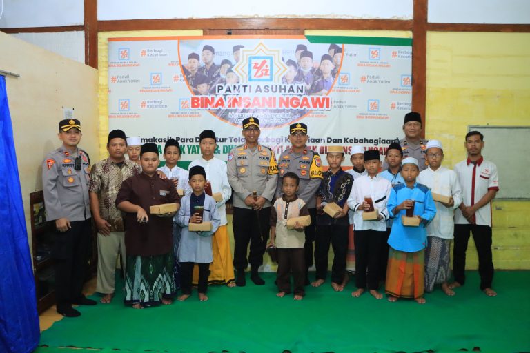 Cerianya Penghuni Panti Asuhan Bina Insani Ngawi dikunjungi Polisi