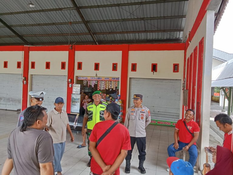 Polres Ngawi Sosialisasikan Layanan 110 di Terminal Kertonegoro