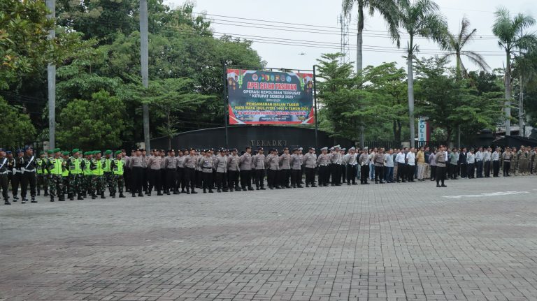 Polres Nganjuk Gelar Apel Pasukan untuk Pengamanan Malam Takbir
