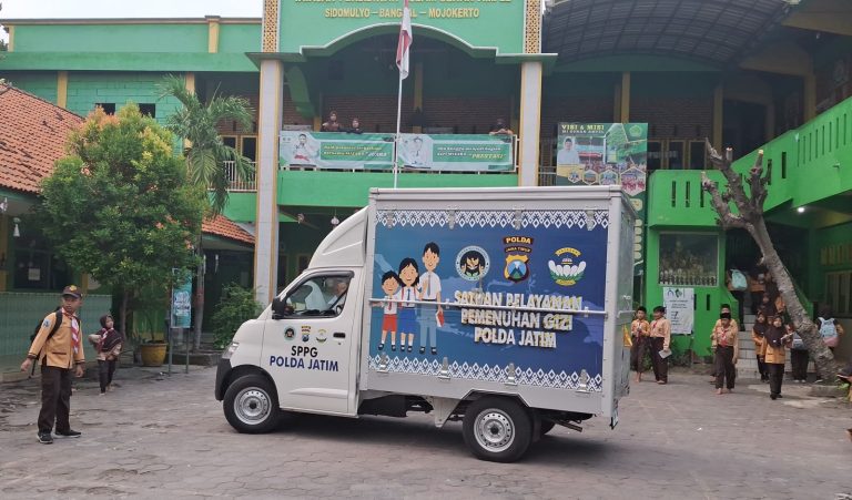 Polda Jatim Konsisten Penuhi Gizi Pelajar, Program MBG Masuki Hari Keempat