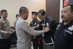 Dikukuhkan Polres Mojokerto Satgas PAM Sentot Prawirodirdjo Siap Jaga Malam Satu Suro