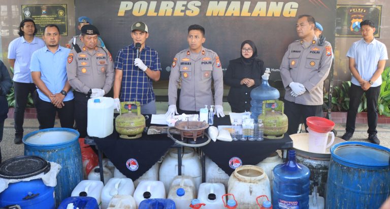 Polres Malang Berhasil Bongkar Produksi Arak Ilegal di Bantur, Terendus Lewat Layanan 110