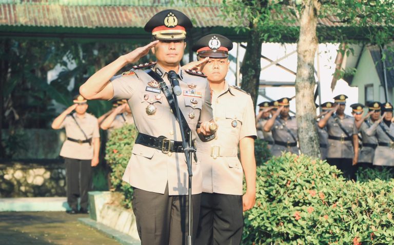 Kenang Jasa Pahlawan, Kapolres Ngawi Pimpin Ziarah di TMP Jelang Hari Bhayangkara ke-79