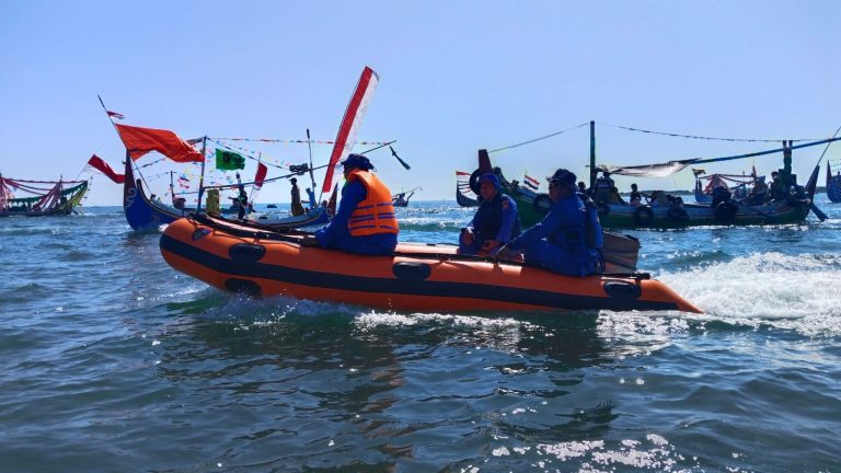 Polres Situbondo Terjunkan Personel Amankan Tradisi Petik Laut dan Selamatan Desa Kilensari