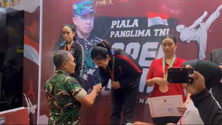 Polwan Polresta Sidoarjo Raih Juara I Kejuaraan Karate Piala Panglima TNI 2025