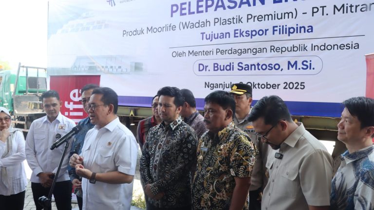 Kapolres Nganjuk Dampingi Menteri Perdagangan RI di PT. Mitra Mulia Makmur