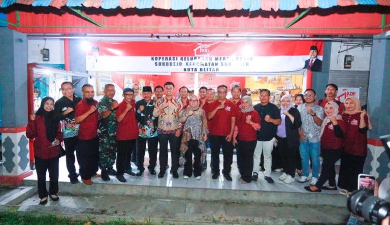 Wamen Koperasi Tinjau Gerai KMP Pasar Legi Kota Blitar, Dorong Penguatan Ekonomi Kerakyatan