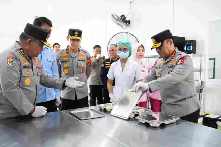 Pentingnya Inovasi Menu Bergizi Lokal dengan Rasa yang Disukai Anak-anak Penerima Manfaat SPPG Plawa Polda Bali