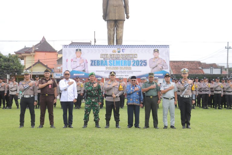 Polres Blitar Gelar Apel Operasi Zebra Semeru 2025 untuk Tekan Angka Kecelakaan