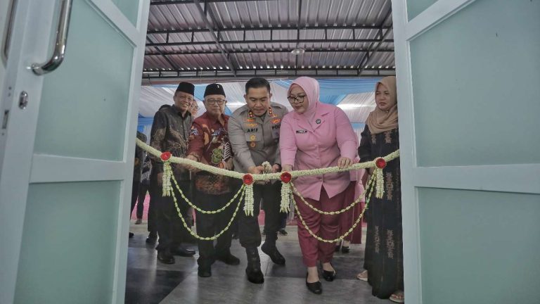 Kapolres Blitar Launching Satuan Pelayanan Pemenuhan Gizi (SPPG) di Jimbe, Wujud Dukungan Polri terhadap Generasi Sehat di Kabupaten Blitar