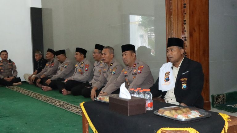 Polres Nganjuk Gelar Binrohtal, Jadikan Surat Al-Ikhlas Landasan Melayani Masyarakat