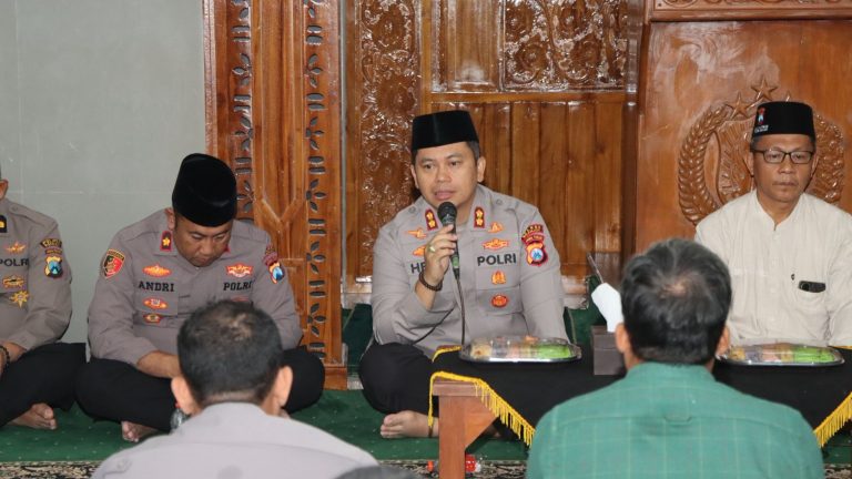 Polres Nganjuk Tanamkan Nilai Surat Yasin dalam Pembinaan Rohani Anggota