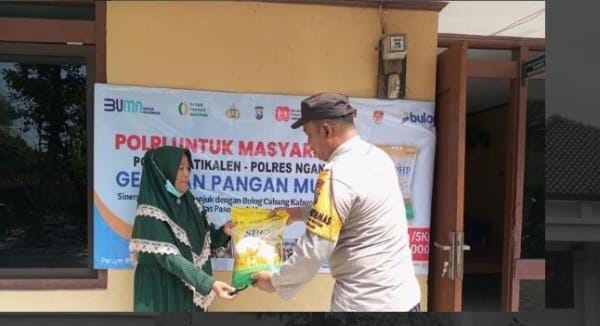 Polres Nganjuk Salurkan 5 Ton Beras SPHP Lewat Gerakan Pangan Murah di Tiga Kecamatan